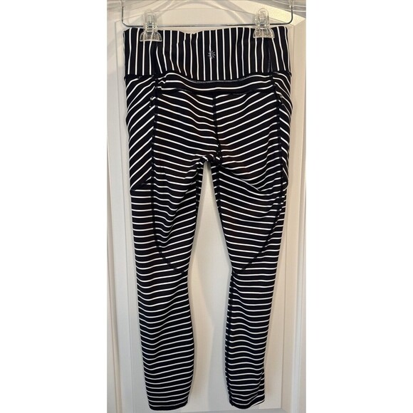 Athleta Leggings BLACK WHITE Stripe Contender 7/8 Tight Powerlift Pockets Sz XS - Picture 3 of 12